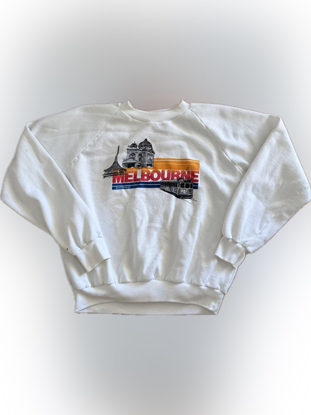Vintage 90’s White Melbourne Graphic Crewneck Sweatshirt with Sunset Stripes M
